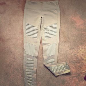 Alo Moto leggings tan size small